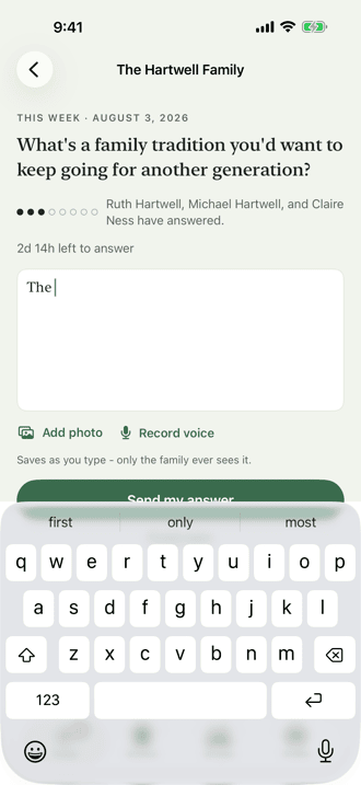 Composing an answer in the app, with buttons to add a photo or record a voice answer.